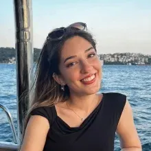 Dyt. Damla Fazla — Diyetisyen. Portre fotoğrafı.