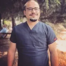 Fzt. Ali İhsan Güzel — Fizyoterapi Ve Rehabilitasyon. Portre fotoğrafı.
