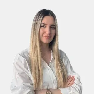 Kl. Psk. Ayşe Nur Çobanoğlu — Psikoloji, İzmit, Kocaeli. Portre fotoğrafı.