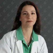 Doç. Dr. Meral Bayramoğlu — Fiziksel Tıp Ve Rehabilitasyon, Kadıköy, İstanbul. Portre fotoğrafı.
