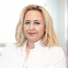 Doç. Dr. Ayşenur Kaya — Esenyurt, İstanbul. Portre fotoğrafı.