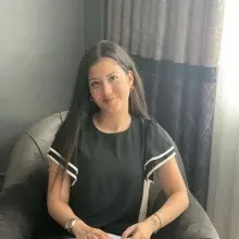 Kl. Psk. Büşra Vatansever — Psikoloji. Portre fotoğrafı.