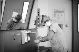 Op. Dr. Filip Taşhan profilinde yer alan galeri fotoğrafı.