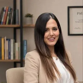 Kl. Psk. Cansu Dülger — Psikoloji, İstanbul. Portre fotoğrafı.