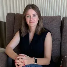 Psk. Beyza Ekşi — Psikoloji, İstanbul. Portre fotoğrafı.