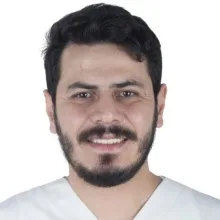 Dt. Ökkeş Karaduman — Diş Hekimi, Gaziantep. Portre fotoğrafı.