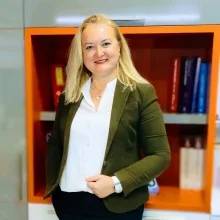 Prof. Dr. Zehra Bayramoğlu — Kalp Ve Damar Cerrahisi, Şişli, İstanbul. Portre fotoğrafı.