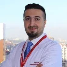 Uzm. Dr. İbrahim Özcan — Dermatoloji, Çankaya, Ankara. Portre fotoğrafı.