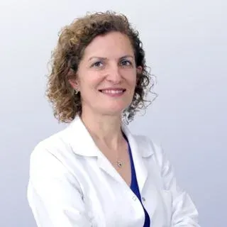 Uzm. Dr. Şenay Solakoğlu — Kardiyoloji, Üsküdar, İstanbul. Portre fotoğrafı.