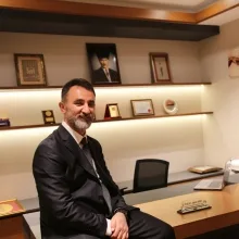 Prof. Dr. Adem Kırış — Radyoloji, İstanbul. Portre fotoğrafı.