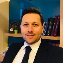Op. Dr. Şenol Acar — Kulak Burun Boğaz, Bursa. Portre fotoğrafı.