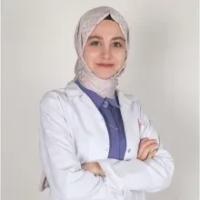 Dyt. Rumeysa Ata — Diyetisyen. Portre fotoğrafı.