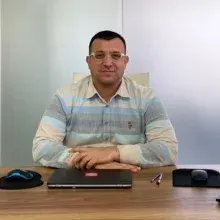 Uzm. Dr. Yalçın Tan — Kardiyoloji, İstanbul. Portre fotoğrafı.
