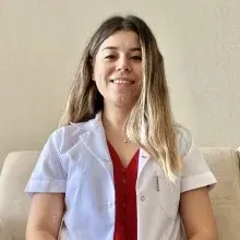 Fzt. Ayşegül Uzun — Fizyoterapi Ve Rehabilitasyon. Portre fotoğrafı.
