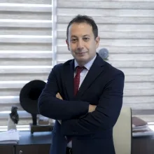 Doç. Dr. Cemil Kaya — Kadın Hastalıkları Ve Doğum, Ankara. Portre fotoğrafı.