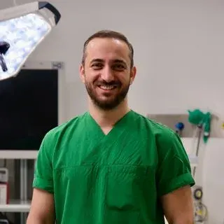 Doç. Dr. Emre Gündoğdu — Genel Cerrahi, Ankara. Portre fotoğrafı.