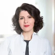 Dr. Öğr. Üyesi Serap Ata — Çocuk Sağlığı Ve Hastalıkları, Kadıköy, İstanbul. Portre fotoğrafı.