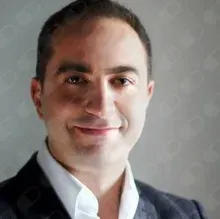 Uzm. Dr. Ahmet Şenses — Çocuk ve Ergen Psikiyatrisi, Aydın. Portre fotoğrafı.