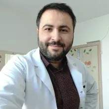 Dr. Ahmet Uysal — Pratisyen, Keçiören, Ankara. Portre fotoğrafı.