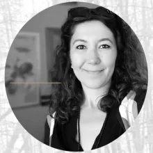 Uzm. Dr. Gizem Çetiner — Psikiyatri, İzmir. Portre fotoğrafı.