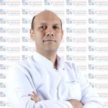 Op. Dr. Kamer Tezer Özer — Kadın Hastalıkları Ve Doğum, Esenyurt, İstanbul. Portre fotoğrafı.