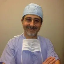 Op. Dr. Nezail Demirciler — Plastik Rekonstrüktif Ve Estetik Cerrahi, İstanbul. Portre fotoğrafı.