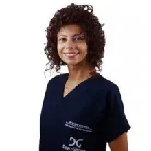 Dr. Dt. Başak Kurdoğlu — Ağız Yüz Ve Çene Cerrahisi, İstanbul. Portre fotoğrafı.