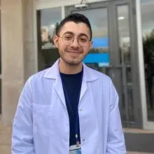Fzt. Eren Uyar — Fizyoterapi Ve Rehabilitasyon. Portre fotoğrafı.