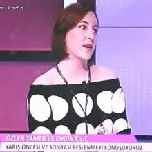 Dyt. Özlen Tamer — Diyetisyen, İstanbul. Portre fotoğrafı.