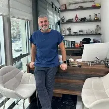 Dt. Serkan Aldemir — Diş Hekimi, Sakarya. Portre fotoğrafı.