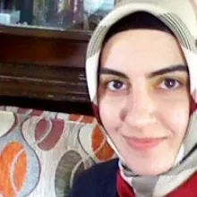 Dt. Kübra Atasoy — Diş Hekimi, Van. Portre fotoğrafı.