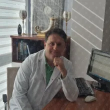 Uzm. Dr. Erhan Özhan — Radyoloji, Osmangazi, Bursa. Portre fotoğrafı.