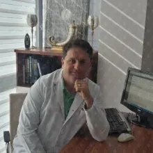 Uzm. Dr. Erhan Özhan — Radyoloji, Osmangazi, Bursa. Portre fotoğrafı.