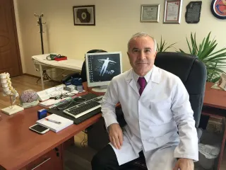 Prof. Dr. Atilla İlhan profilinde yer alan galeri fotoğrafı.