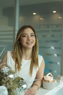Dr. Dt. Ece Büyükbaşaran Akçay profilinde yer alan galeri fotoğrafı.
