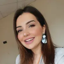 Psk. Beyza Özdikicioğlu — Psikoloji, Trabzon. Portre fotoğrafı.