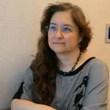 Uzm. Dr. Zeynep Gül Hallaçoğlu — Çocuk Sağlığı Ve Hastalıkları. Portre fotoğrafı.