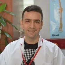 Uzm. Dr. Faik Üçüncü — Fiziksel Tıp Ve Rehabilitasyon, Elazığ. Portre fotoğrafı.