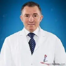 Uzm. Dr. Veli Vefalı — Kardiyoloji, Ankara. Portre fotoğrafı.