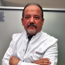 Dt. İbrahim Kocacık — Diş Hekimi, Adana. Portre fotoğrafı.