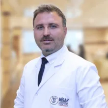 Op. Dr. Hasan Şahin — Plastik Rekonstrüktif Ve Estetik Cerrahi, İstanbul. Portre fotoğrafı.