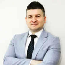 Doç. Dr. Refik Kunt — Nöroloji, Aydın. Portre fotoğrafı.