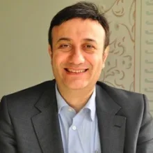 Prof. Dr. Cem Turan — Ataşehir, İstanbul. Portre fotoğrafı.