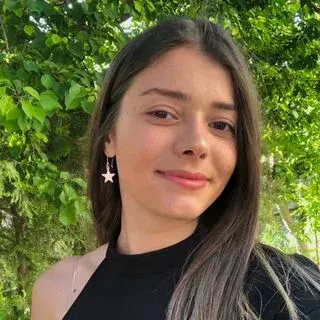 Psk. Hilal Esma Çetinkaya — Psikoloji. Portre fotoğrafı.