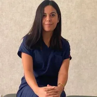 Fzt. Ayşenur Yıldırım — Fizyoterapi Ve Rehabilitasyon, Diyarbakır. Portre fotoğrafı.
