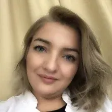 Dr. Dt. Fatma Erşil — İzmir. Portre fotoğrafı.