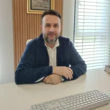 Uzm. Dr. Muharrem Mert — Fiziksel Tıp Ve Rehabilitasyon, Bursa. Portre fotoğrafı.