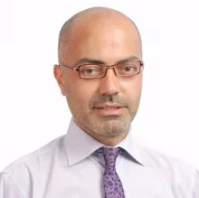 Prof. Dr. Erhan Ayşan — Genel Cerrahi, İstanbul. Portre fotoğrafı.