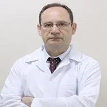 Uzm. Dr. Zafer Demirel — Radyoloji, Diyarbakır. Portre fotoğrafı.