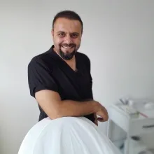Dr. Ergin Hazan — Pratisyen, İstanbul. Portre fotoğrafı.